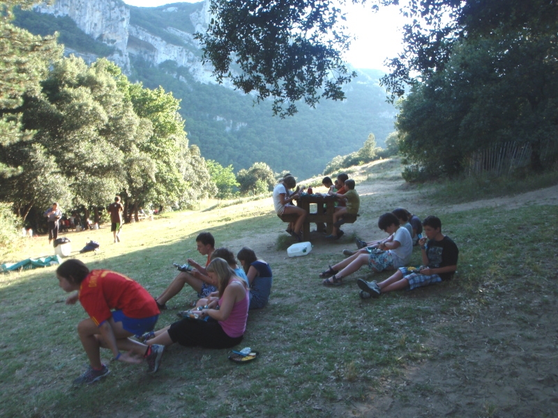 Village Camps International Summer Camp Ard&egrave;che, France 2019-07-26 https://www.villagecamps.com/journals_admin/images/22-14-Chill time at bivouac.jpg
